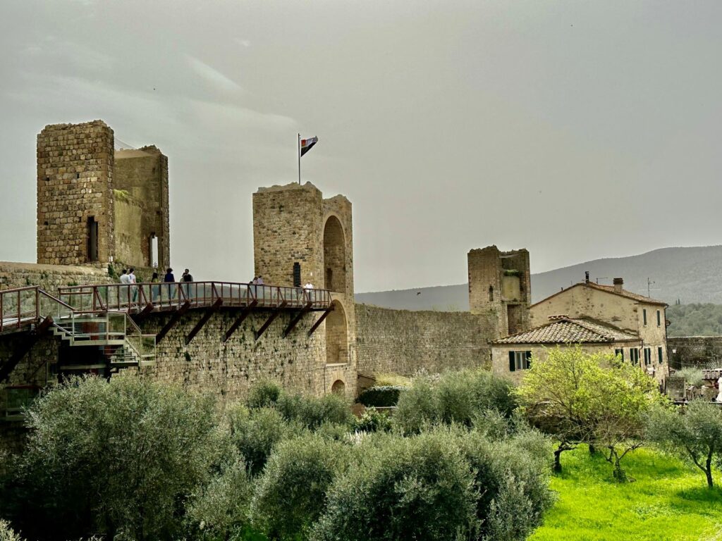 26. Monteriggioni